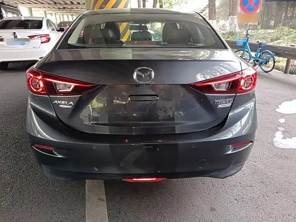 Mazda 3 Axela 2019