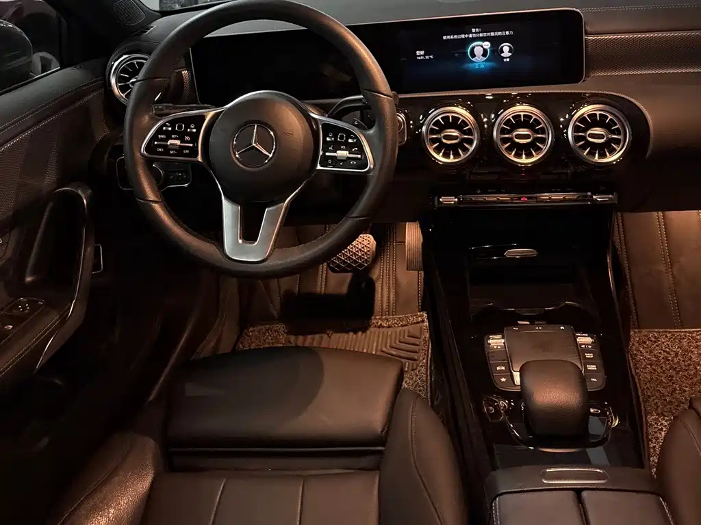 Mercedes-Benz A-Class 2020 — фото 12