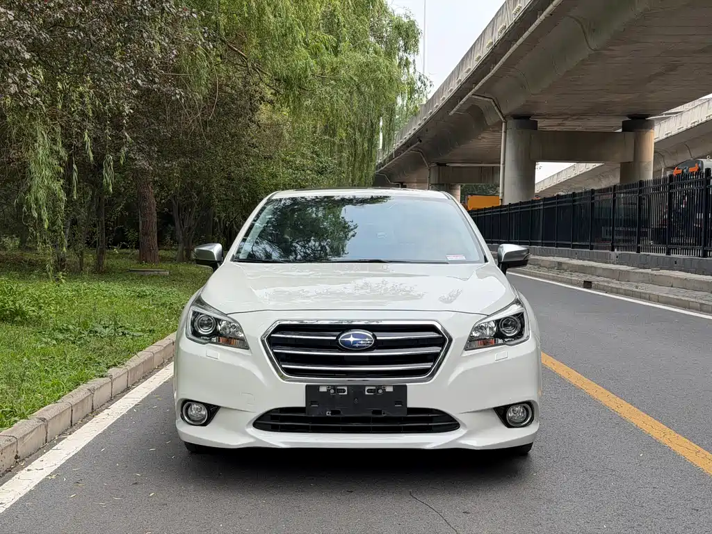 Subaru Legacy 2016 — фото 2