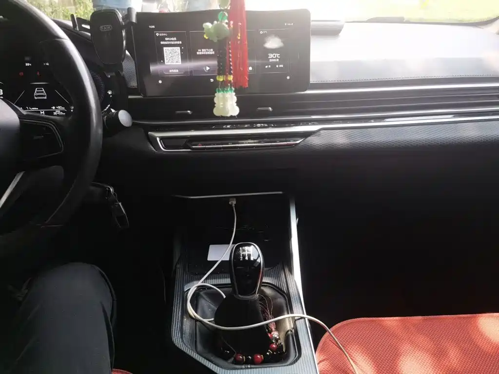 Geely Emgrand 2023