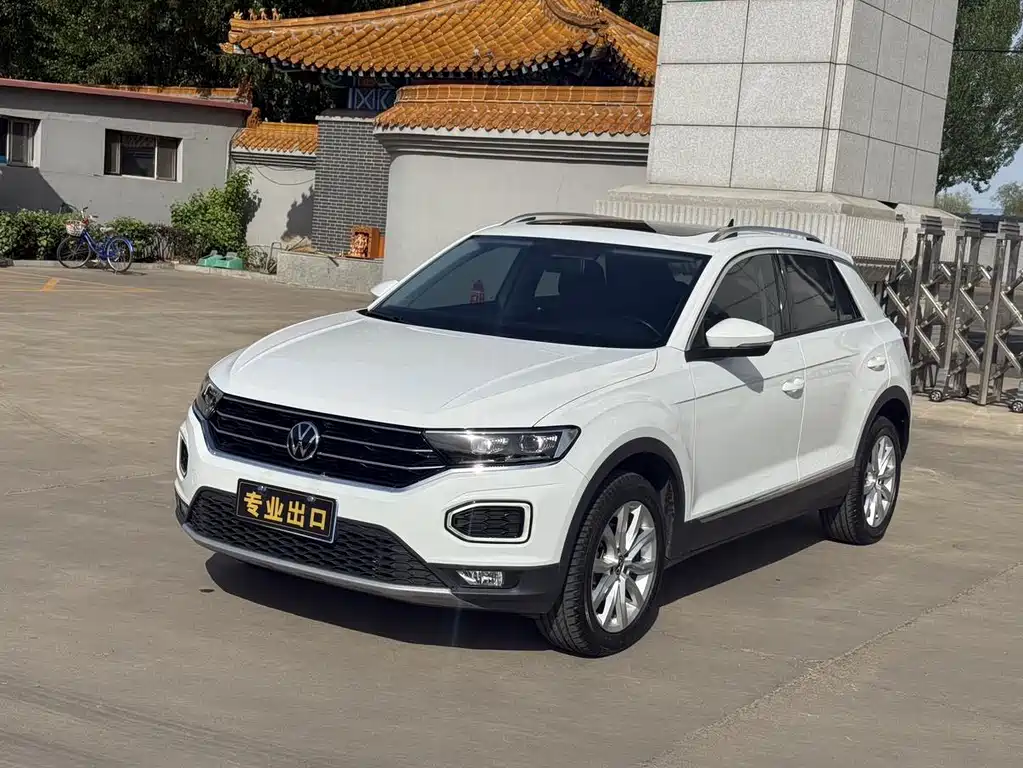 Volkswagen T-Roc 2022 — фото 1