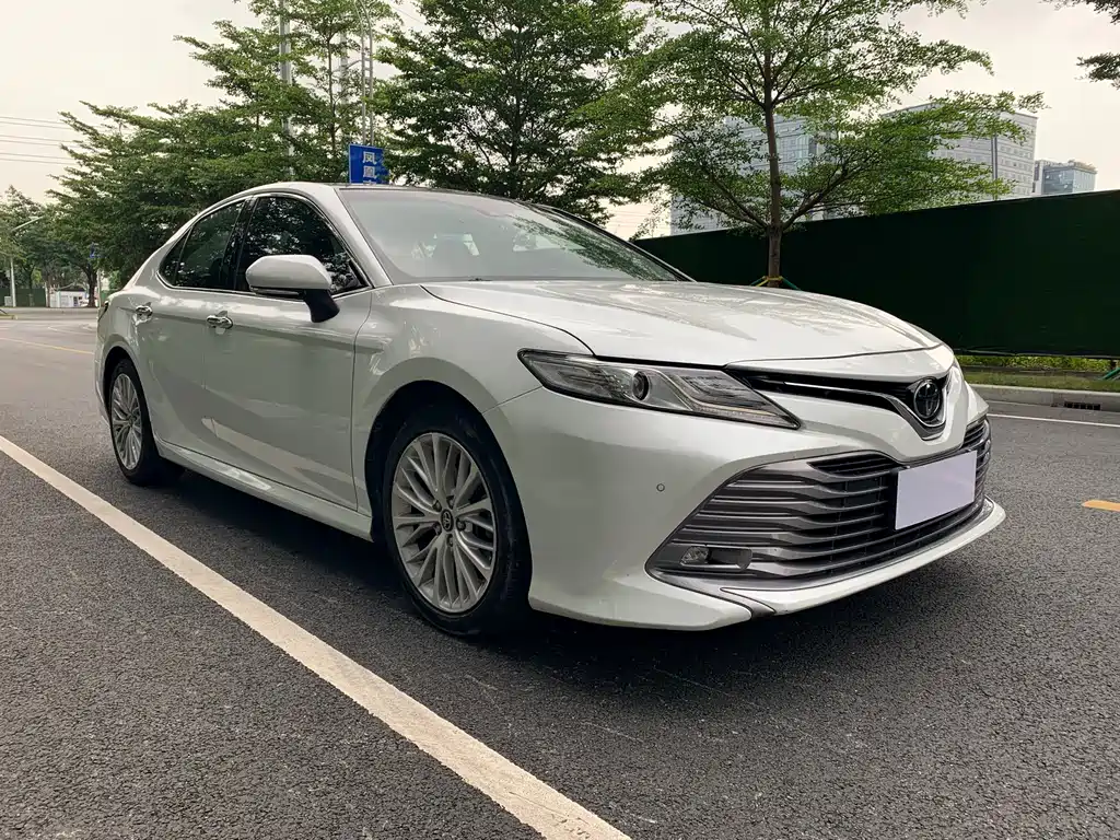 Toyota Camry 2020 — фото 3