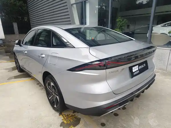 Geely Galaxy L6 2025