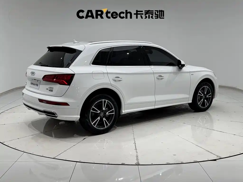Audi Q5L 2020 — фото 5