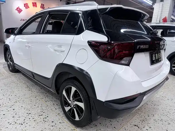 Toyota Yaris L 2022