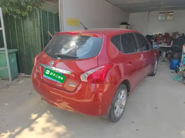 Nissan Tiida 2015