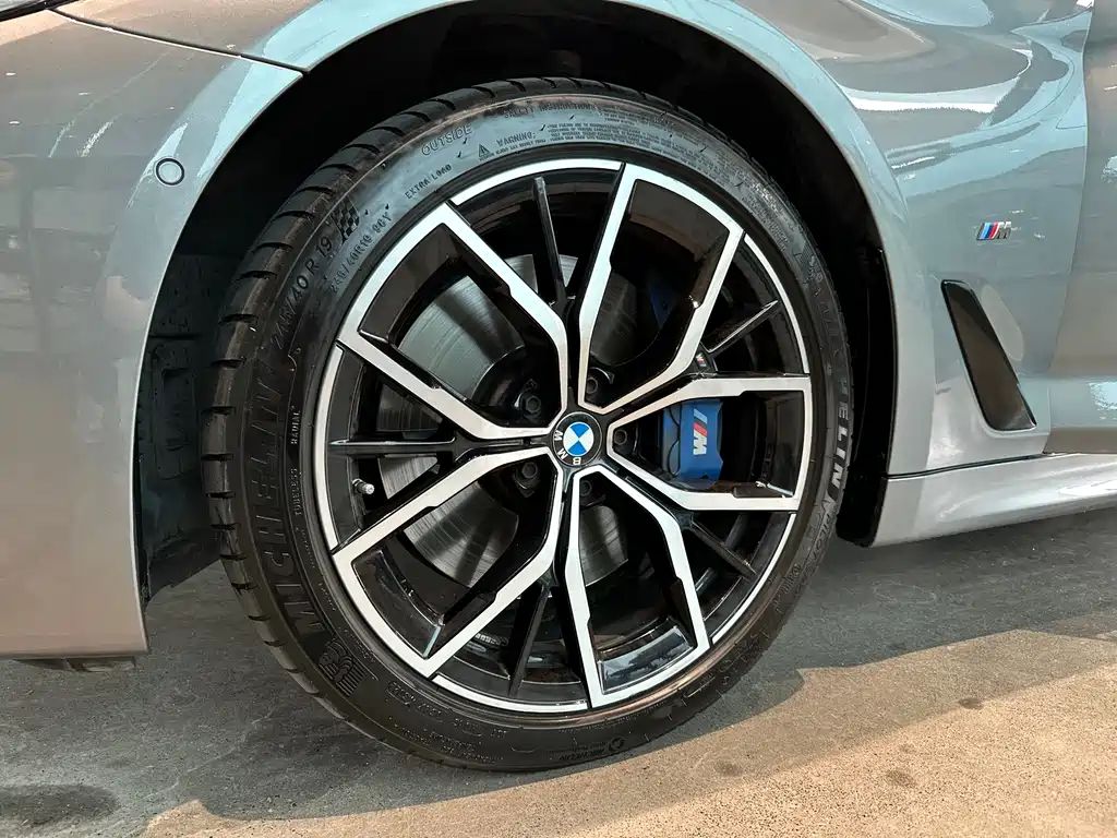 BMW 5 Series 2023 — фото 17
