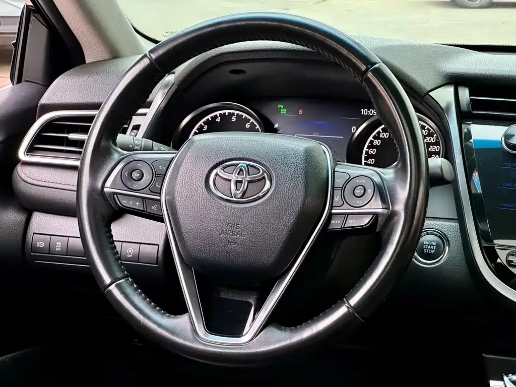 Toyota Camry 2019 — фото 9
