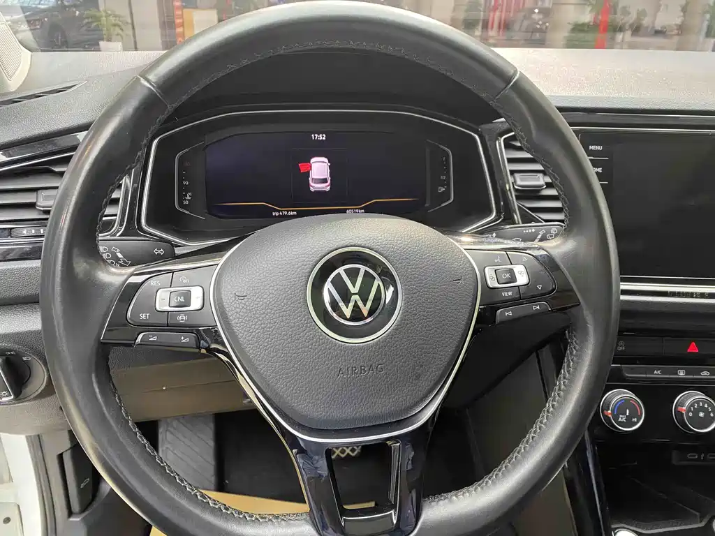 Volkswagen T-Roc 2021 — фото 10