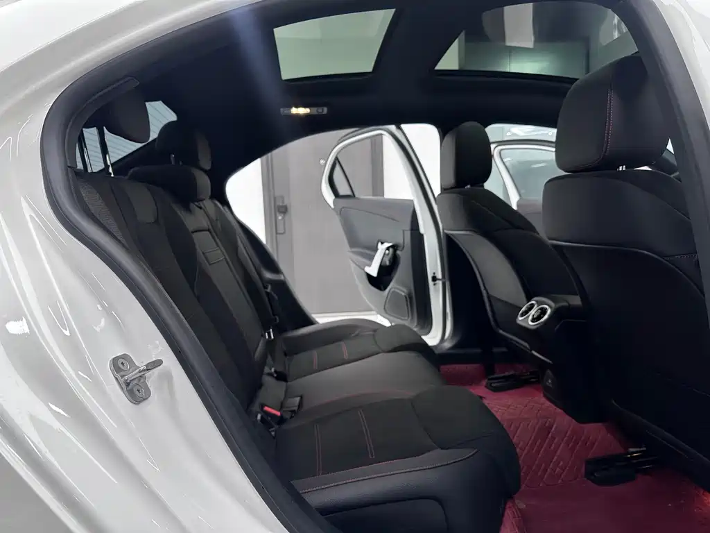Mercedes-Benz A-Class 2025 — фото 10