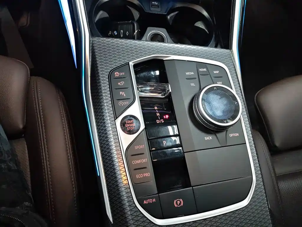 BMW 3 Series 2023 — фото 10