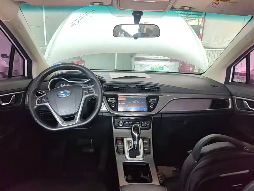 Geely Emgrand GS 2016 — фото 10