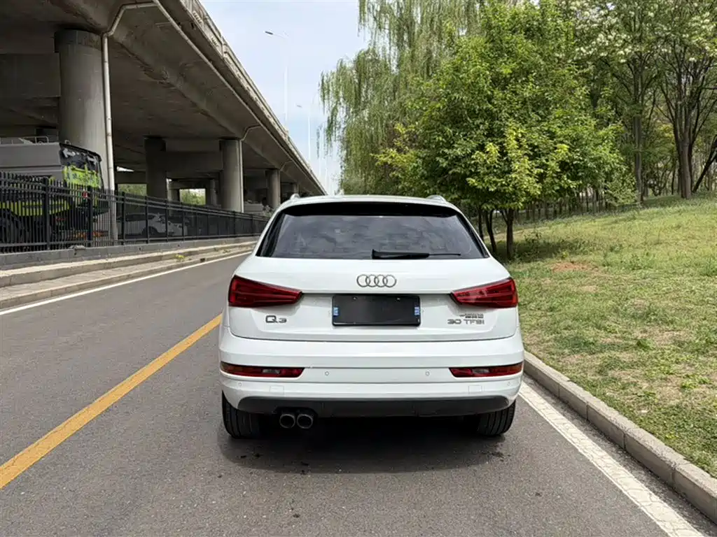 Audi Q3 2017 — фото 13