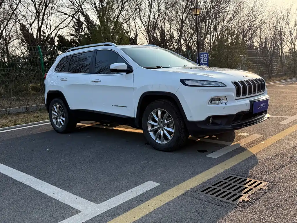 Jeep Cherokee 2016 — фото 2