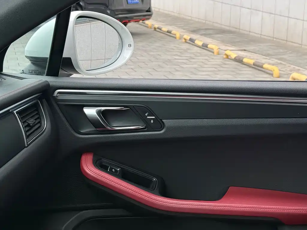 Porsche Macan 2016 — фото 10
