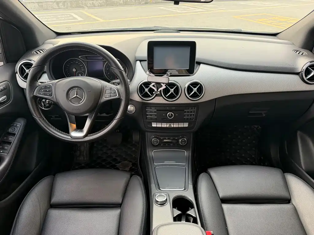 Mercedes-Benz B-Class 2016 — фото 13
