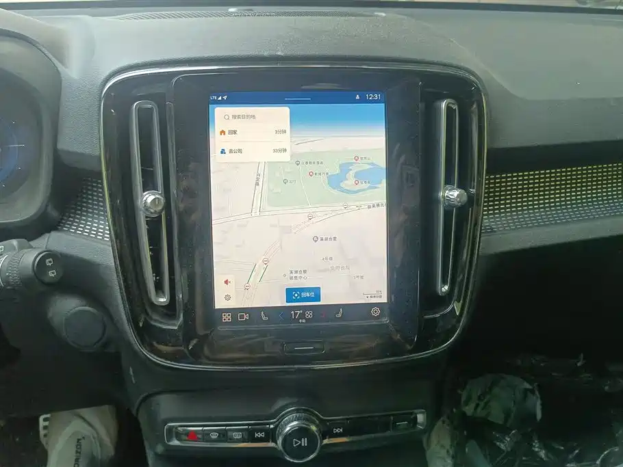 Volvo XC40 NEV 2021 — фото 13