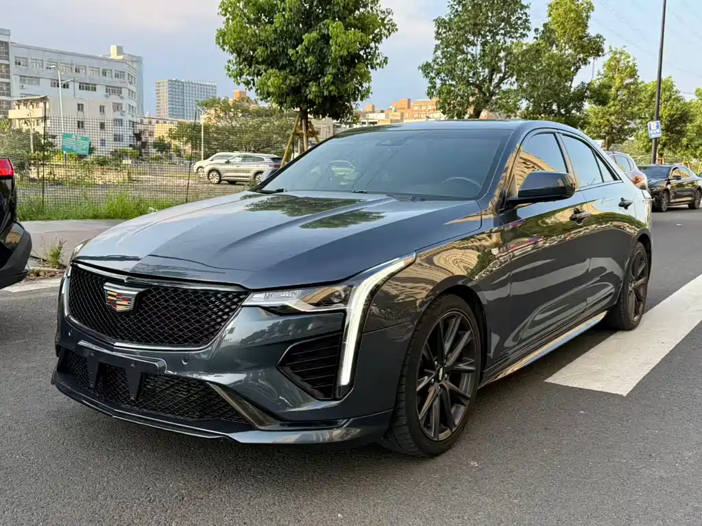 Cadillac CT4 2021 — фото 1