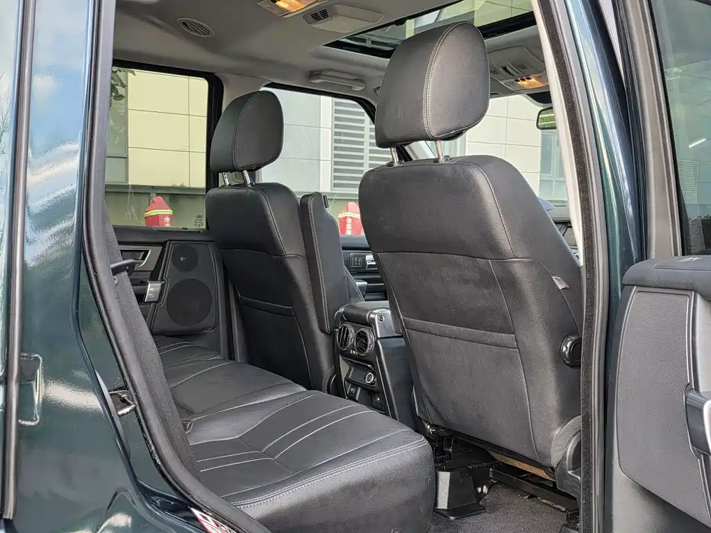 Land Rover Discovery 2015 — фото 13