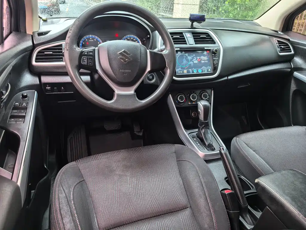 Suzuki S-Cross 2015 — фото 16
