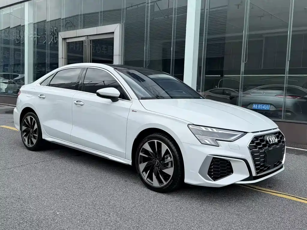 Audi A3 2023 — фото 4