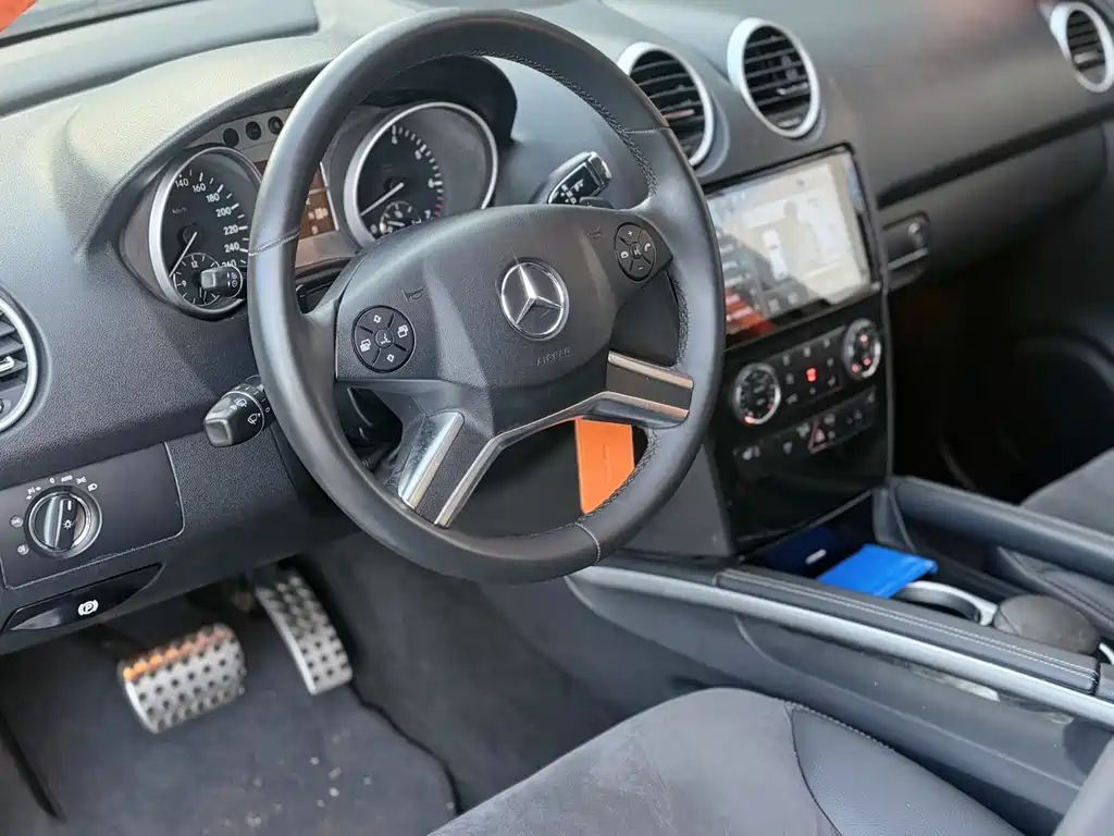 Mercedes-Benz M-Class 2011
