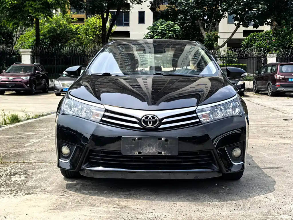 Toyota Corolla 2014 — фото 2