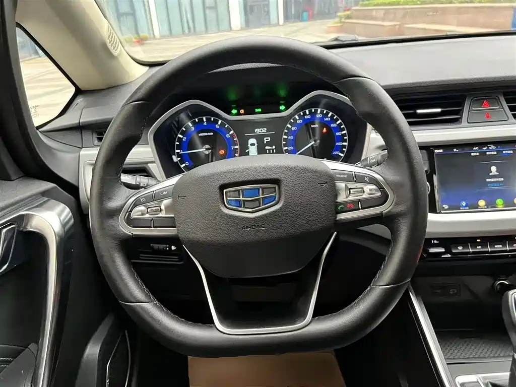 Geely Vision X3 2019 — фото 11