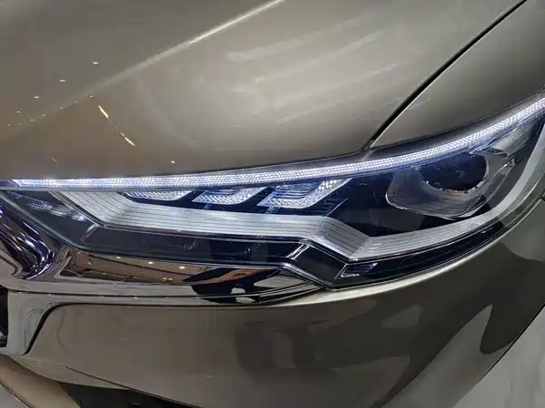 Hongqi HS5 2022