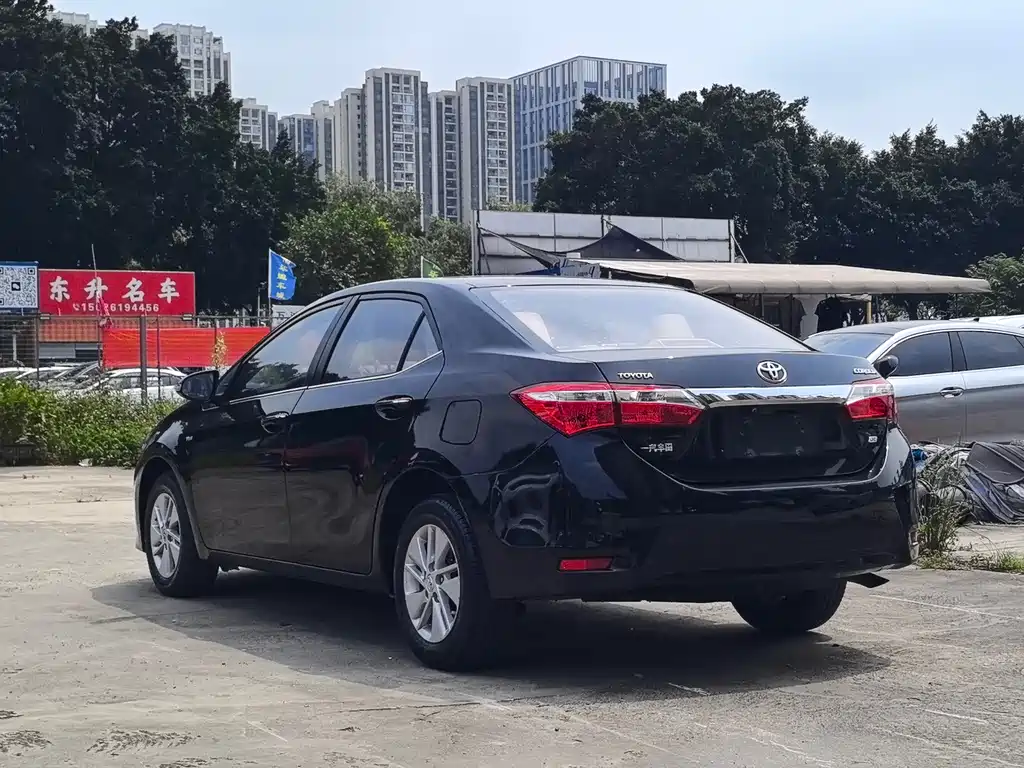 Toyota Corolla 2014 — фото 14