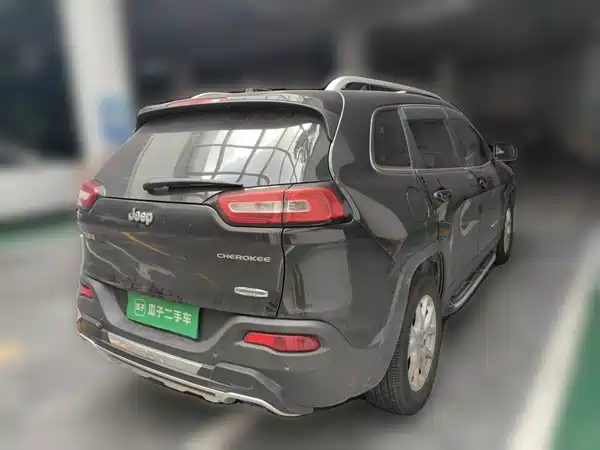 Jeep Cherokee 2016