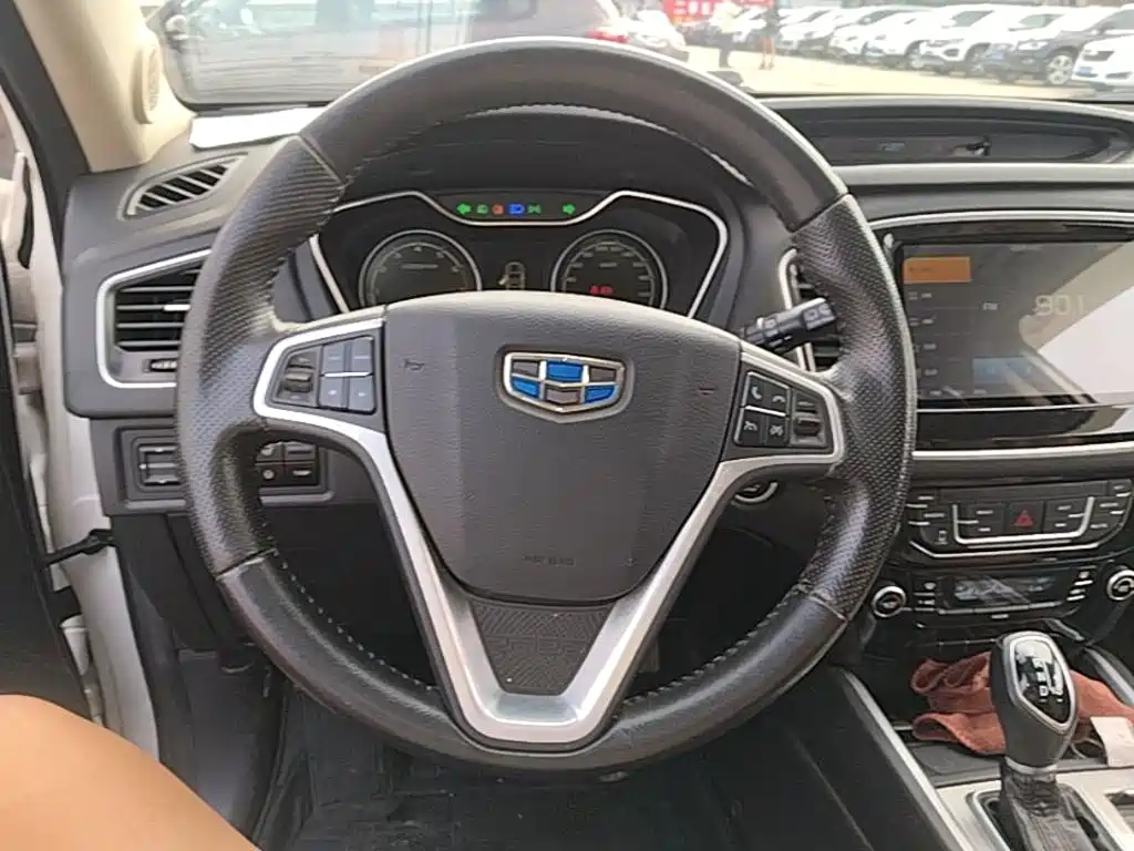 Geely Vision X6 2017 — фото 11