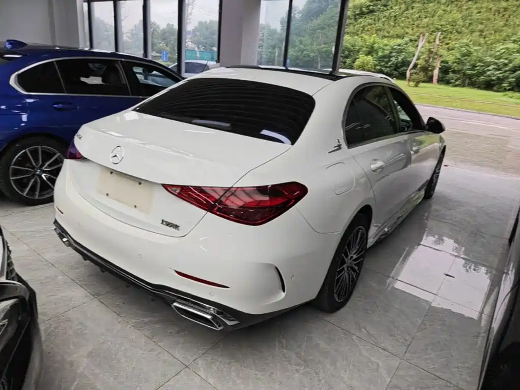 Mercedes-Benz C-Class 2024