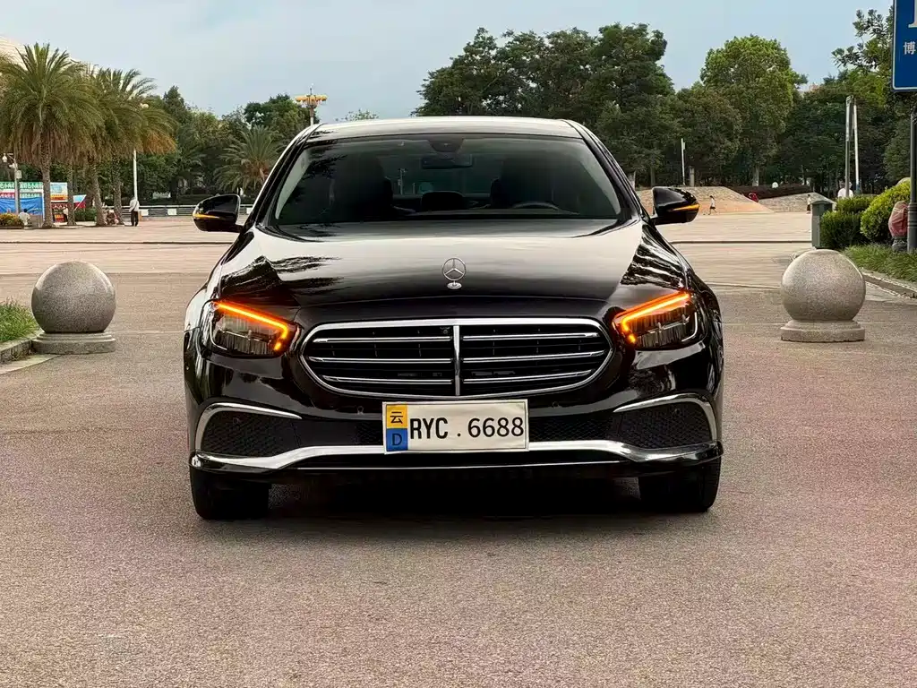 Mercedes-Benz E-Class 2022