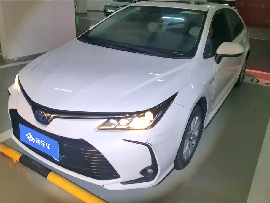 Toyota Corolla 2019 — фото 1