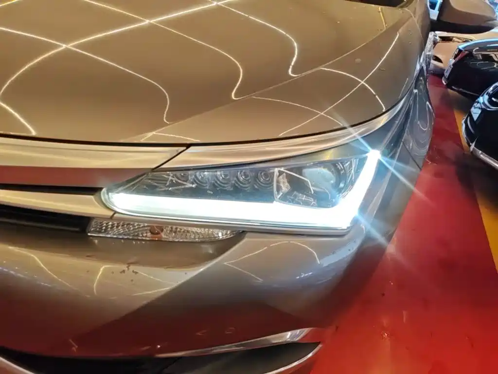 Toyota Corolla 2017 — фото 24