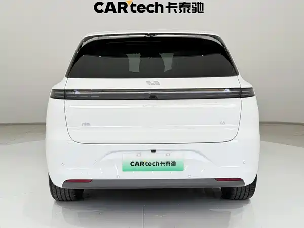 Li Auto L6 2025