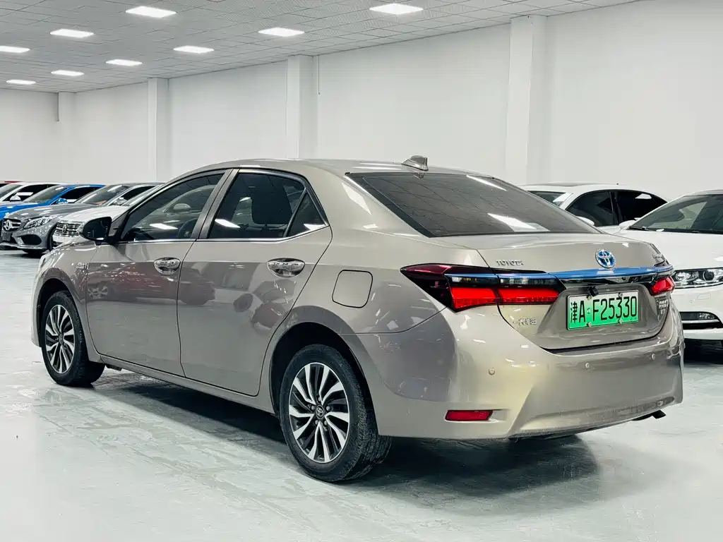 Toyota Corolla Hybrid 2019 — фото 7