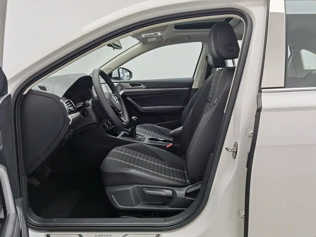 Volkswagen Lavida 2019 — фото 10