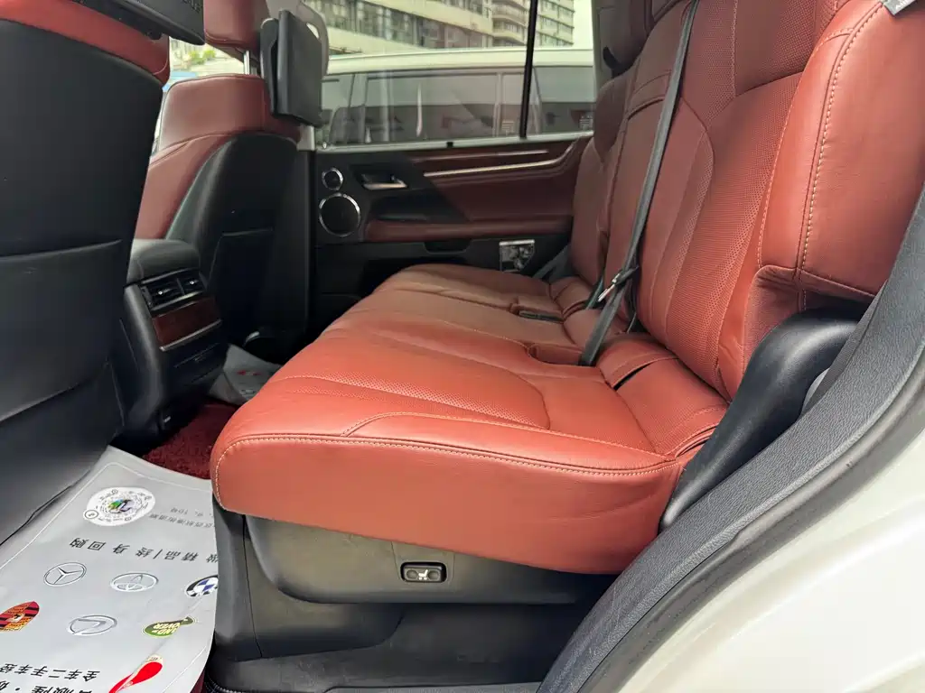 Lexus LX 2020 — фото 16