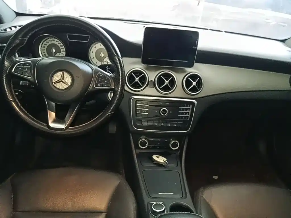Mercedes-Benz CLA 2015 — фото 10