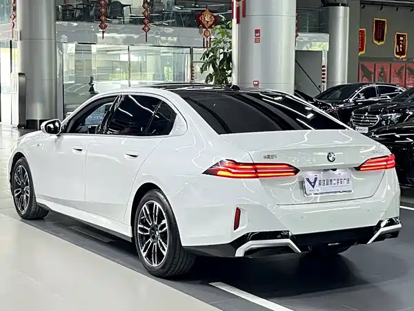 BMW 5 Series 2025