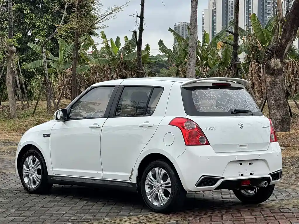 Suzuki Swift 2017 — фото 7