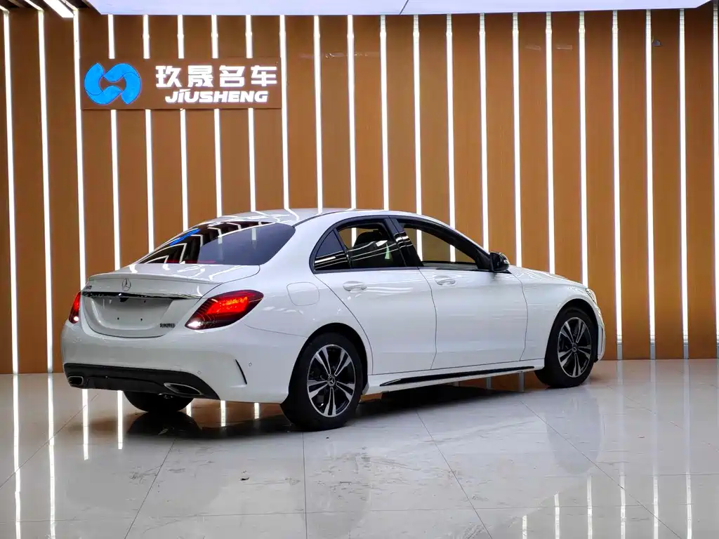 Mercedes-Benz C-Class 2019 — фото 20