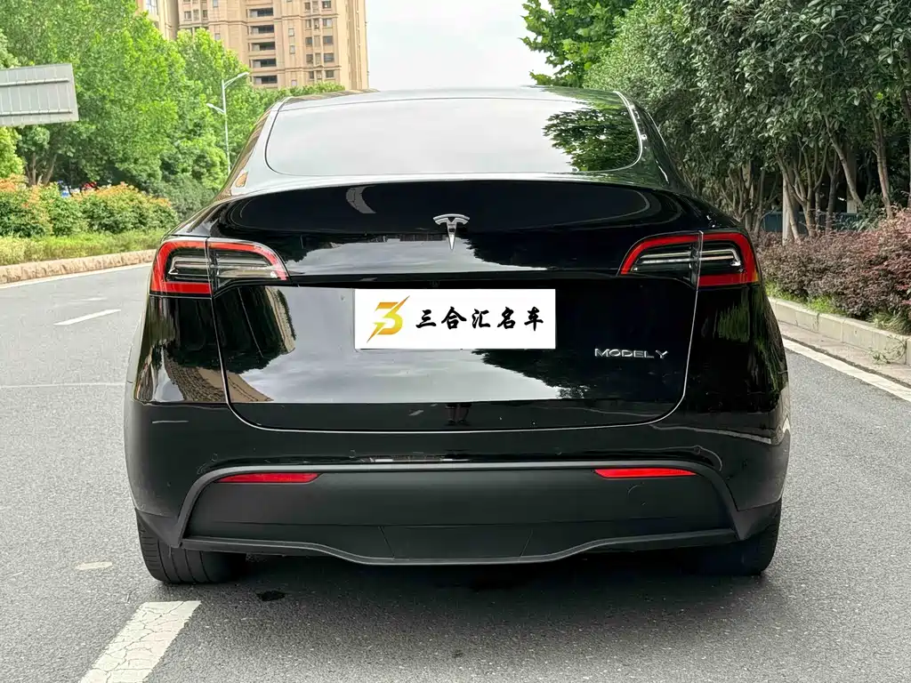 Tesla Model Y 2022 — фото 9