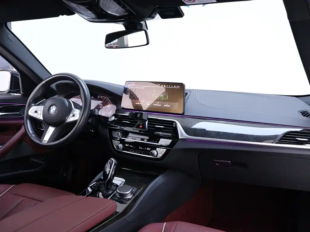 BMW 5 Series 2023 — фото 19