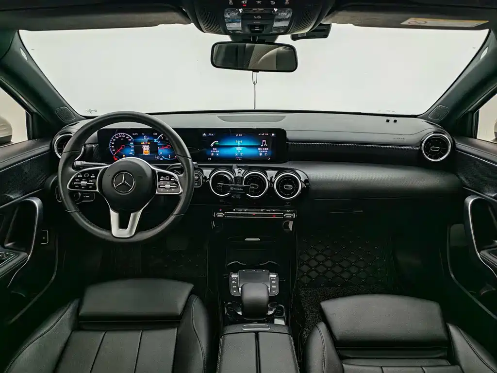 Mercedes-Benz A-Class 2021 — фото 13