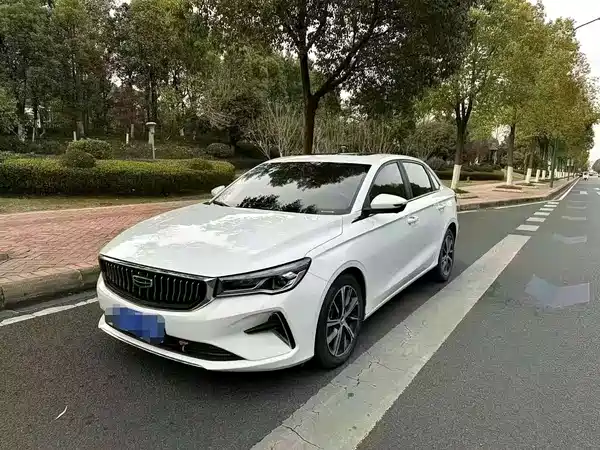 Geely Emgrand 2023