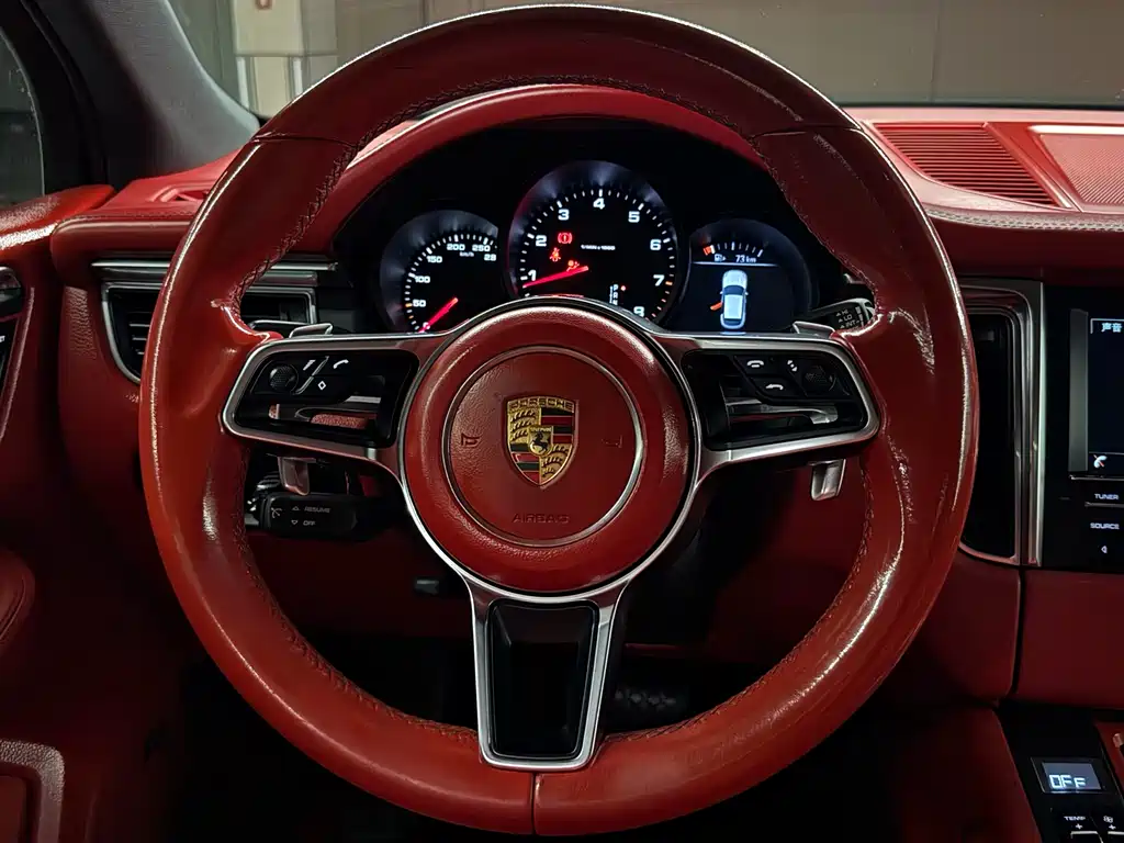 Porsche Macan 2016 — фото 8