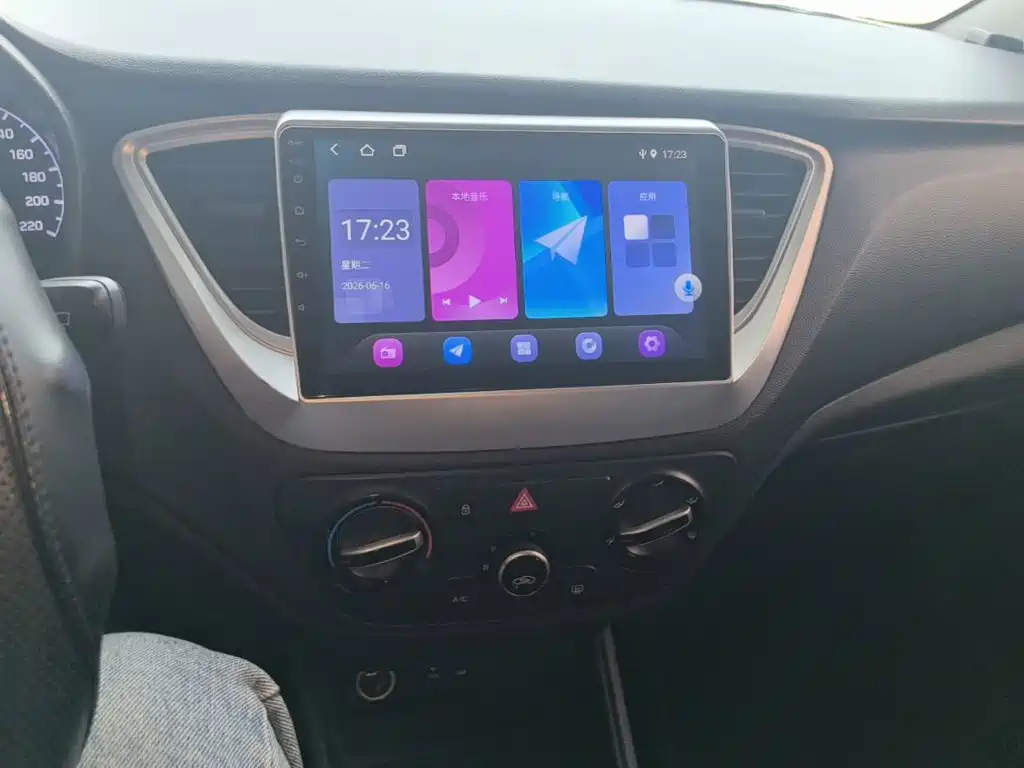 Hyundai Verna 2017 — фото 13